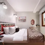 taksim çamdalı suit