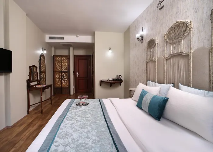 taksim çamdalı suit